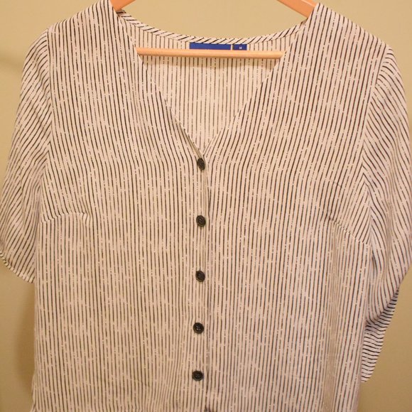 Knot Cuff button, Blouse, from Apt. 9 size M, - Picture 5 of 6